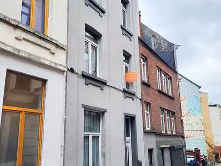 une maison unifamiliale