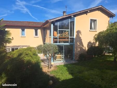 coup de cœur à genay – propriété d’exception sur 931 m² avec deux habitations indépendante