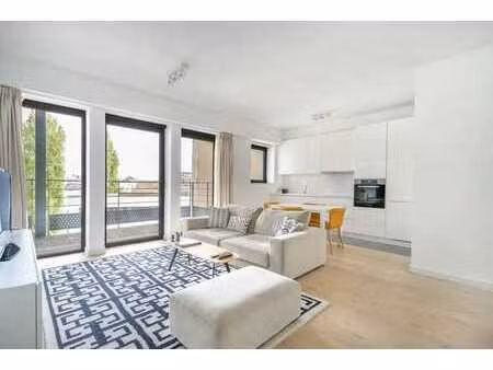 ixelles: lumineux appartement récent 1ch + terrasse  parking