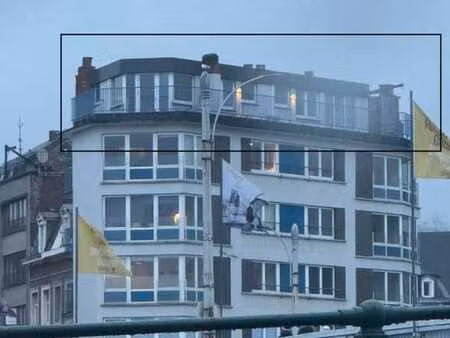 penthouse entièrement rénové (résidence pont des arches)