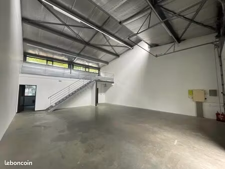 local bureaux 277 m²