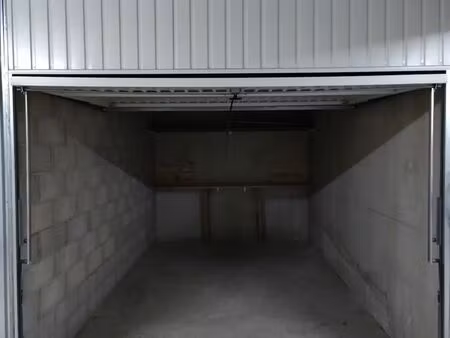 location garage sécurisé auriol