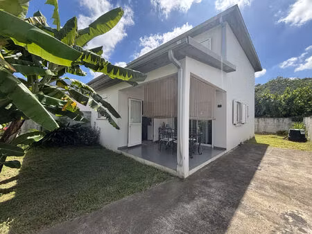 location maison 4 pièces 89 m² à entre-deux (97414)