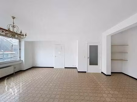 appartement 3 chambres  très lumineux avec balcon