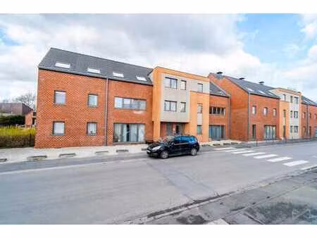 appartement 3 chambres plus parking.