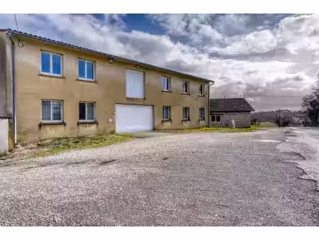 bâtiment de 600m2 sur parcelle de 1000m2