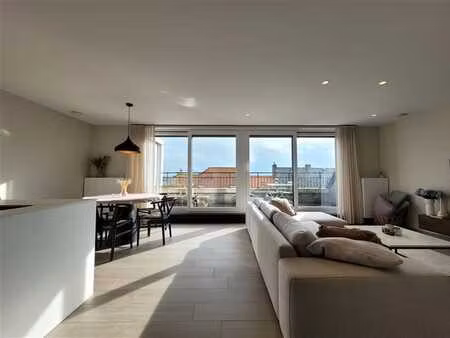 appartement duplex meublé sur le côté ensoleillé