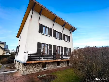 maison 6 pièces 101 m²