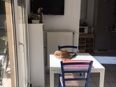 studio rdc avec terrasse  parking