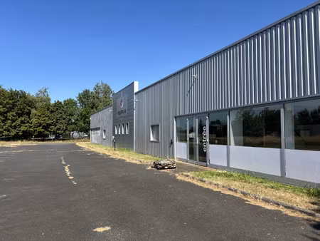 location local commercial