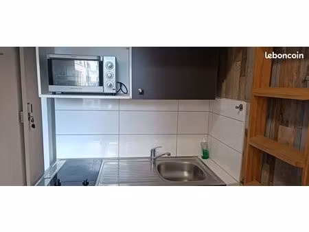 location annuelle petit studio aux catalans