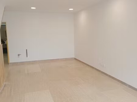 local commercial 35 m² – idéal salon de coiffure ou esthétique femme – st giniez - st anne