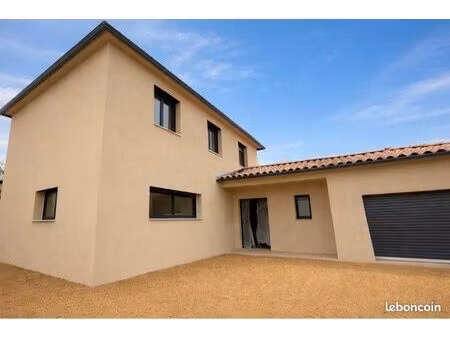 maison neuve t4 à étage. 82m2 eyguieres