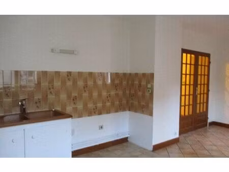 location appartement  m² t-1 à coulommiers  549 €