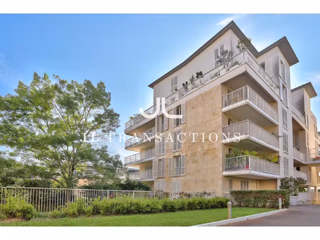 quartier bastide - stalingrad - emplacement double parking