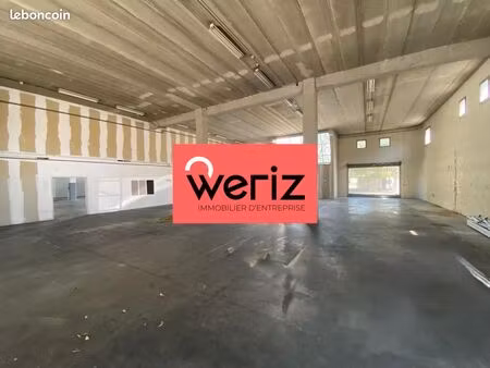 local industriel 900 m²