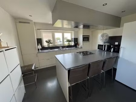 appartement te huur in nieuwerkerken met 3 slaapkamers