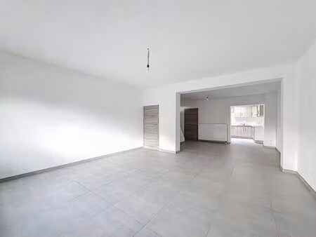 maison 3 facades renovee - 3 chambres et jardin