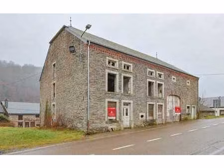 imposante fermette en pierre du pays fut bâtie en 1895 !