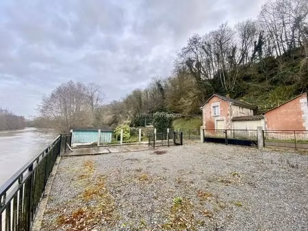 maison rénovée en 2020 avec bord de loir