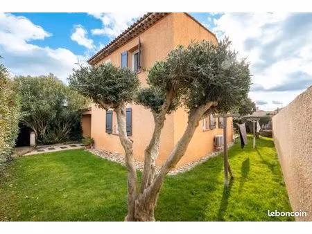 très belle villa t4/5 de 105m² sur 357m² de terrain clos et arboré
