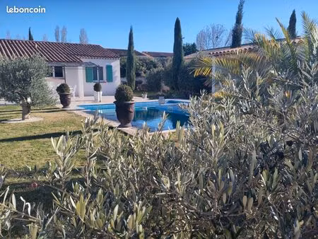 maison plain pied avec piscine