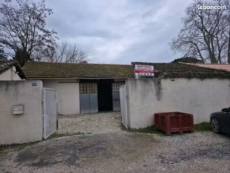 hangar entrepôt 170m2 avec bureau et parking privatif