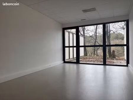 bureaux 23 m² saint cannat