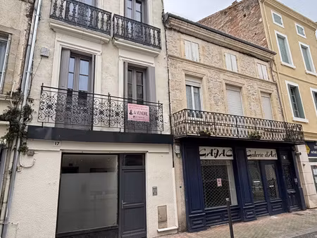 immeuble avec 3 studios- 2 appartements de type 2 et un loc