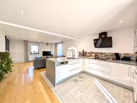 appartement t3 de standing avec 2 terrasses et parking priva
