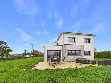 maison gourlizon 6 pièce(s) 112.61 m2