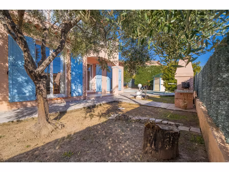 charmante villa située dans le paisible quartier de minelle