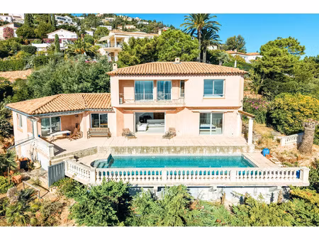 villa d'exception aux trayas vue mer panoramique et piscin