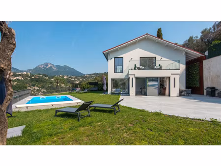 maison rénovée vue mer menton  160 m2  piscine