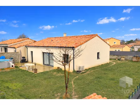 charols  maison de plain pied avec terrain de 500m2