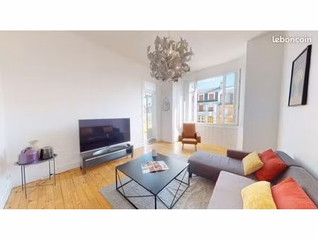 à louer t4 hyper centre parking