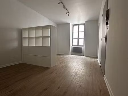 studio 30 m2 petite résidence sécurisée