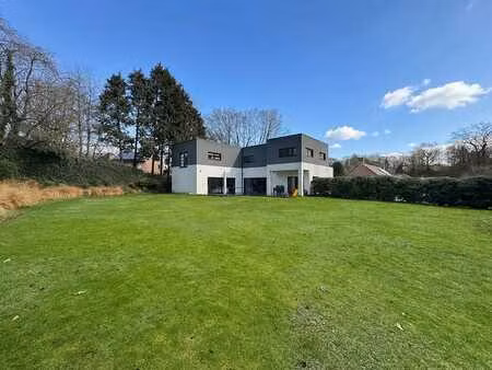 magnifique villa contemporaine meublée