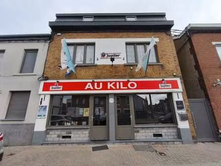 maison de commerce avec salle de réception