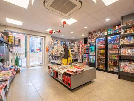 commercieel gelegen handelspand  momenteel uitgebaat als ...