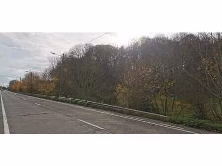 parcelle de terrain de 3 ha 25 a 80 ca