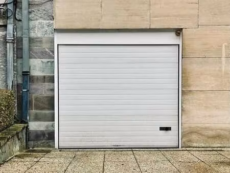 garage-box à woluwé-st-lambert  av. abeloos 23