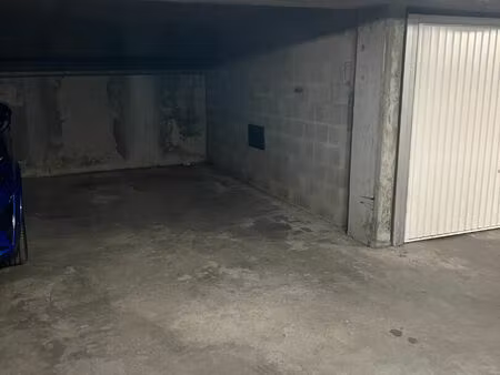 à louer - place de parking en sous sol - mennecy