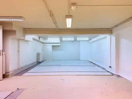 av. du dr. arnold netter / paris 12e - entrepôt - 189 m2 - 395 000 € hai