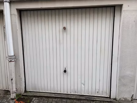 box fermé hyper-centre bordeaux secteur palais de justice