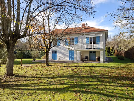 a vendre propriete 5 chambres a saint astier