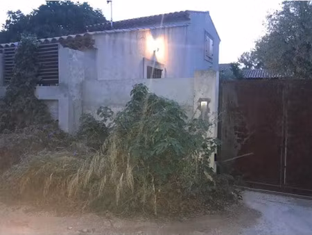 location maison 4 pièces 72 m² à saint-cyr-sur-mer (83270)  1 540 €