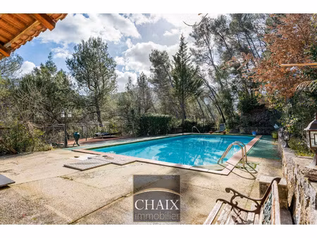 un havre de paix en pleine nature  avec piscine et vue dégag