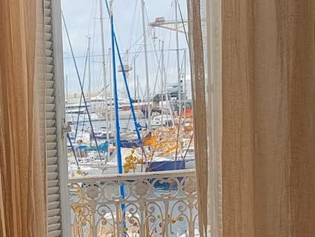 loue très bel appartement bourgeois vieux port la ciotat