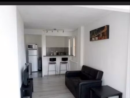 a louer appartement 35m2  place parking  aux sablettes